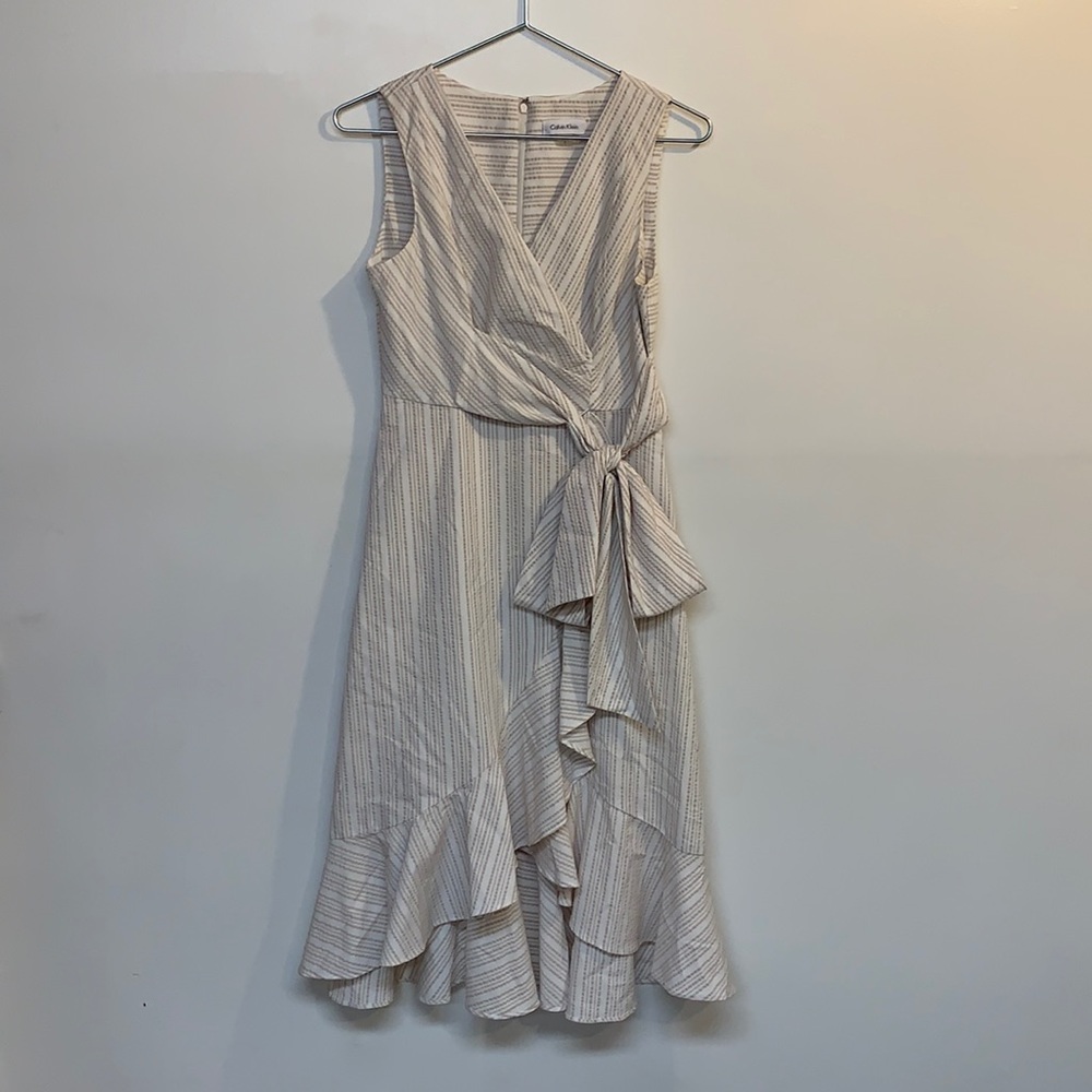 Calvin Klein dress cream/white size 2 zip/tie